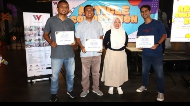 Para juara jurnalis dan blogger vlogger dalam Article Competition 2023 PT Wahana Makmur Sejati [Wahana Honda]