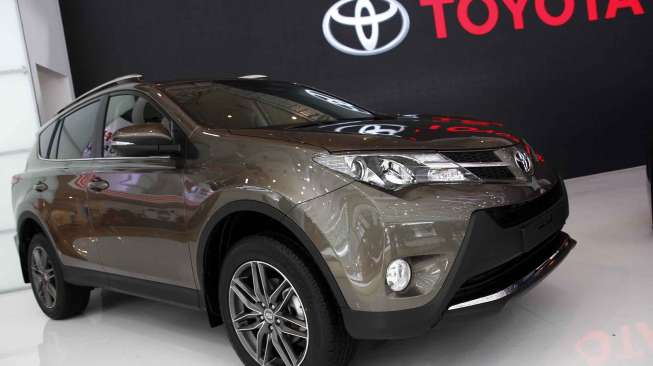 Toyota RAV4 dipamerkan di IIMS 2014, Kamis (18/9) [suara.com/Kurniawan Mas'ud].