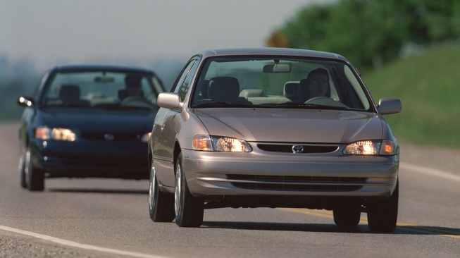 Toyota Corolla Spec USA tahun 1999. (Favcars)