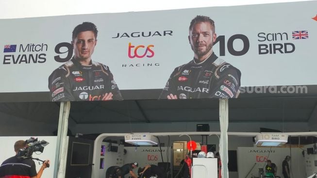 Paddock tim Jaguar TCS Racing dalam Formula E ABB FIA 2023 World Championship Round 10 and 11 [Musikpedia/CNR ukirsari].